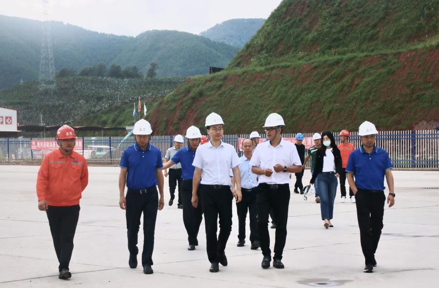 bw必威西汉姆联官方网站党委副书记、副董事长、总经理肖波调研沿江高速建设及安全环保工作 (2).PNG
