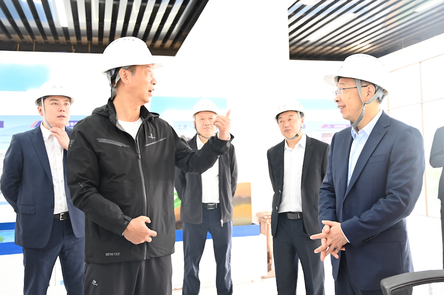 1685110837312645.jpg 图2bw必威西汉姆联官方网站党委委员、纪委书记田毅专项督导叙古叙威川黔公司汛期安全生产工作.JPG