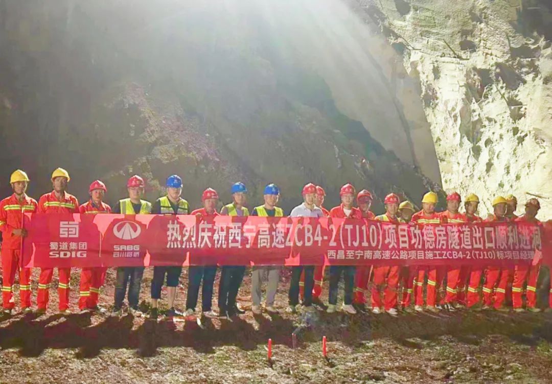 1695961703637891.jpg 4.jpg