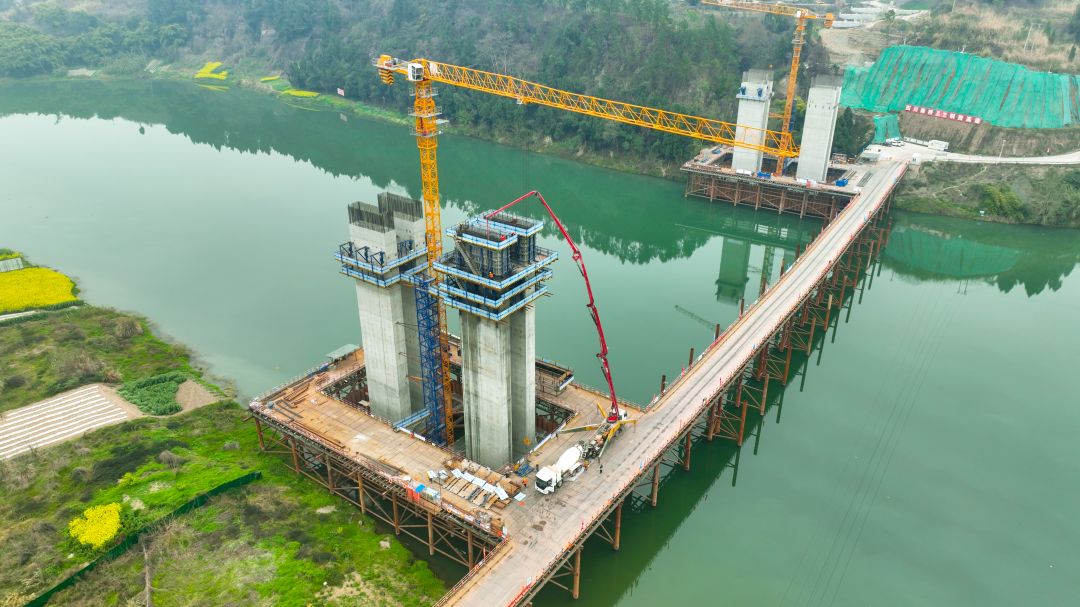 1710302432178996.jpg 20240305-浇筑过程全景 (2).jpg